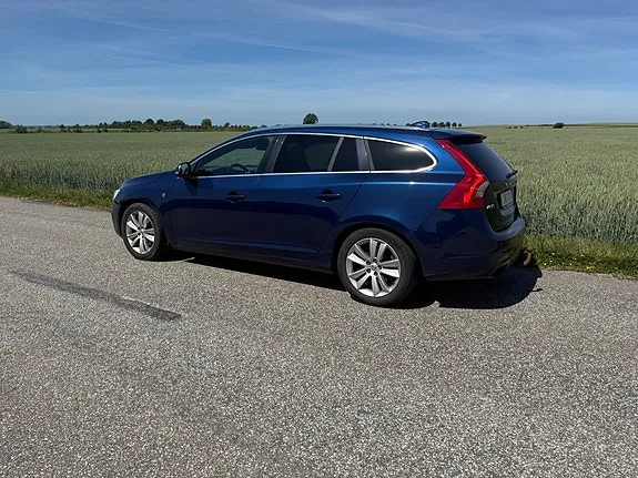 Volvo V60 2016 photo 2