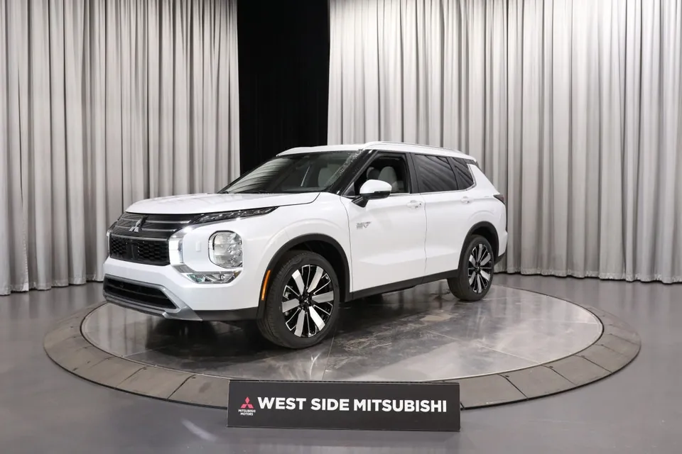 Mitsubishi Outlander 2026 photo 3