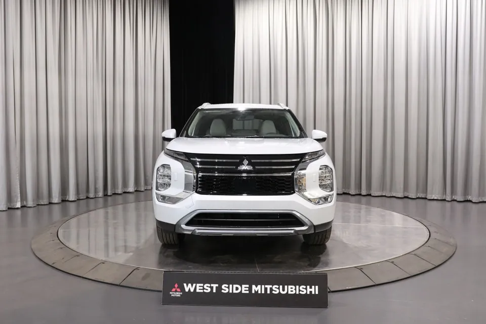 Mitsubishi Outlander 2026 photo 2