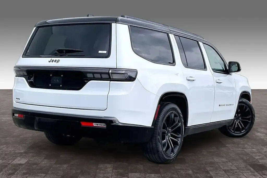 Jeep Grand Wagoneer 2026 photo 5