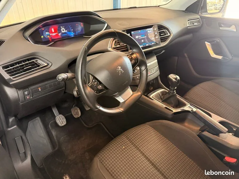 Peugeot 308 2020 photo 4