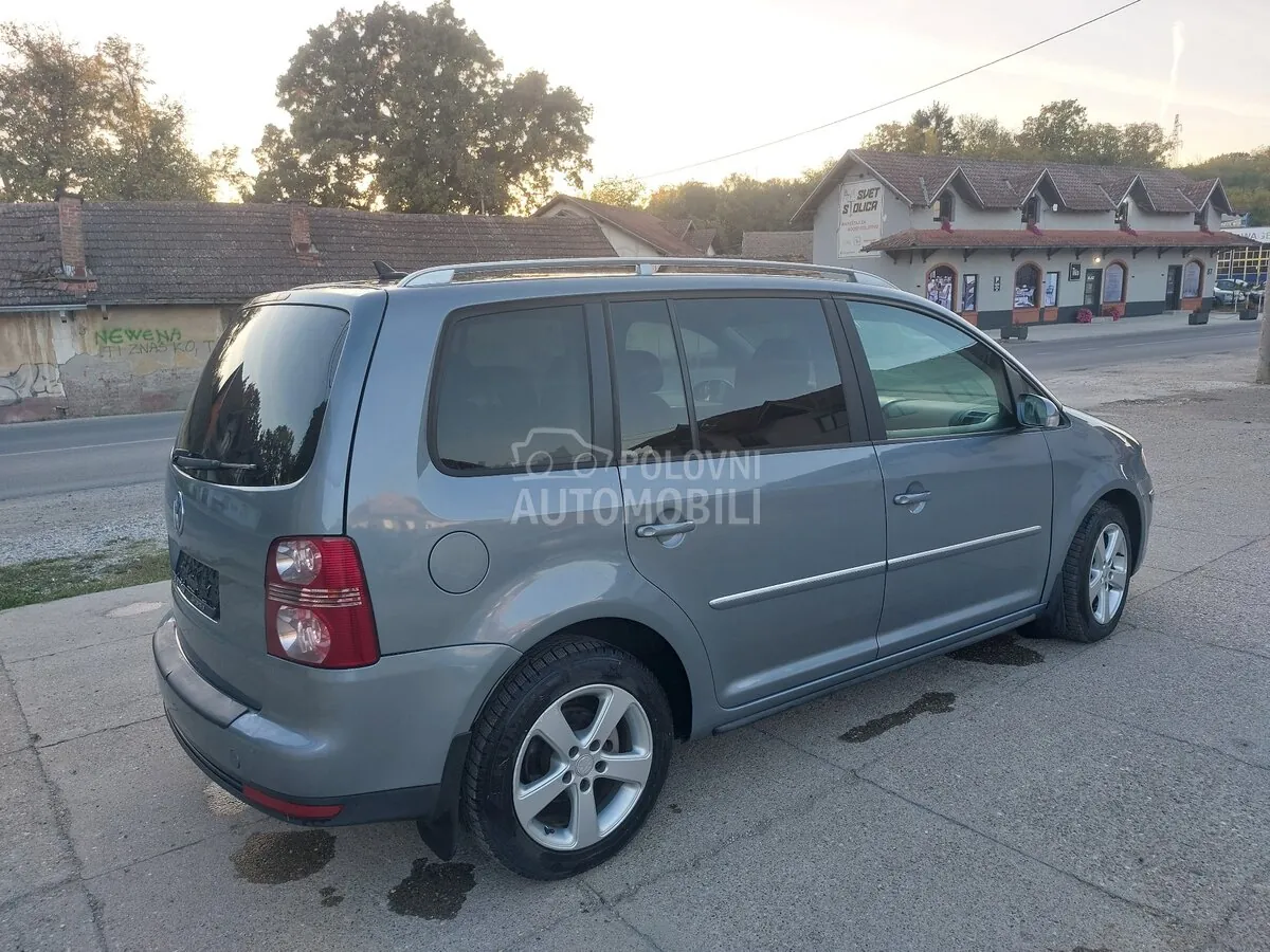 Volkswagen Touran 2009 photo 3
