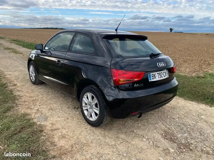 Audi A1 2011 photo 2