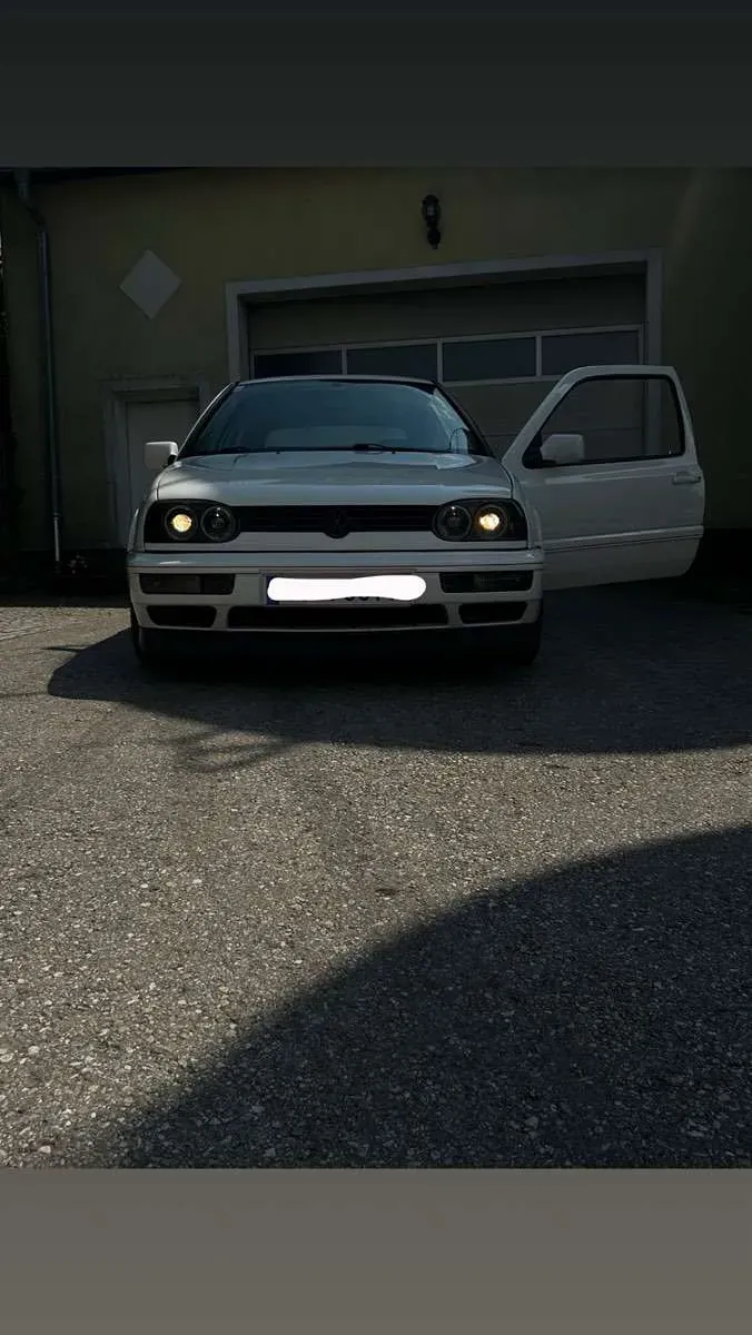 Volkswagen Golf 1992 photo 2