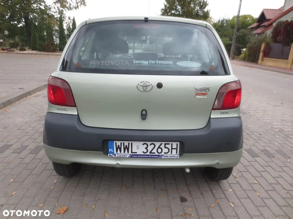 Toyota Yaris 2002 photo 2