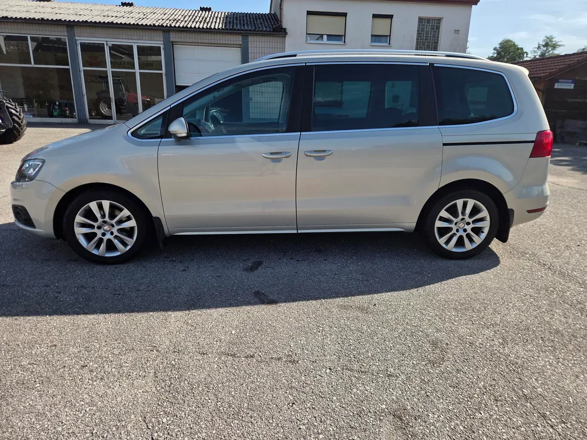 Seat Alhambra 2011 photo 2