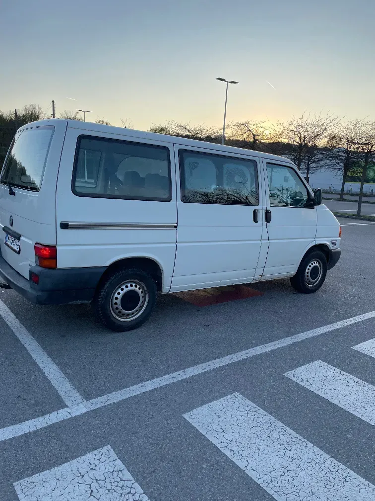 Volkswagen T4 1997 photo 2