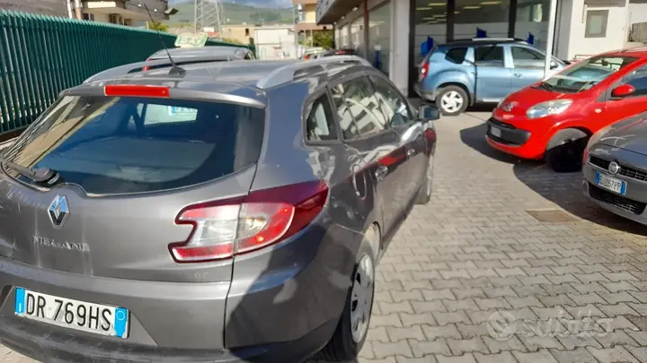 Renault Megane 2011 photo 4
