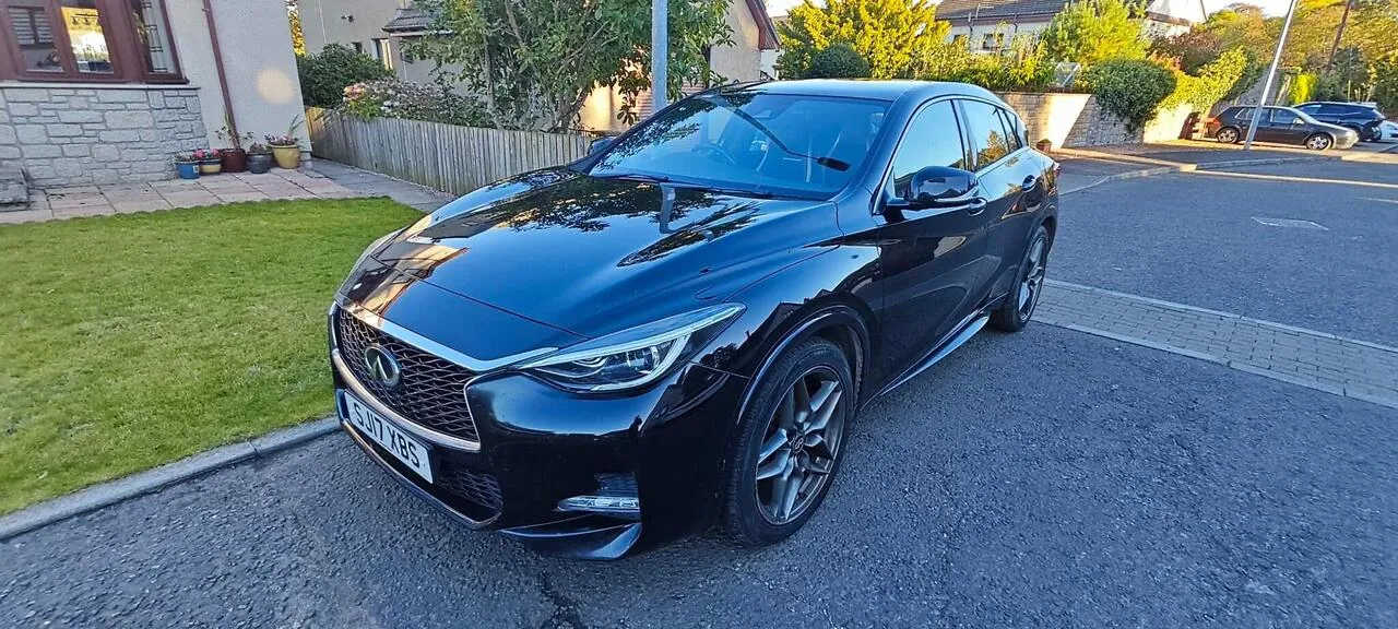 Infiniti Q30 2017 photo 2