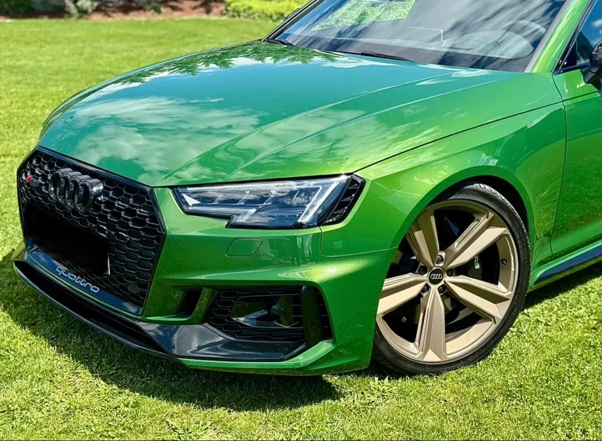 Audi A4 2018 photo 2