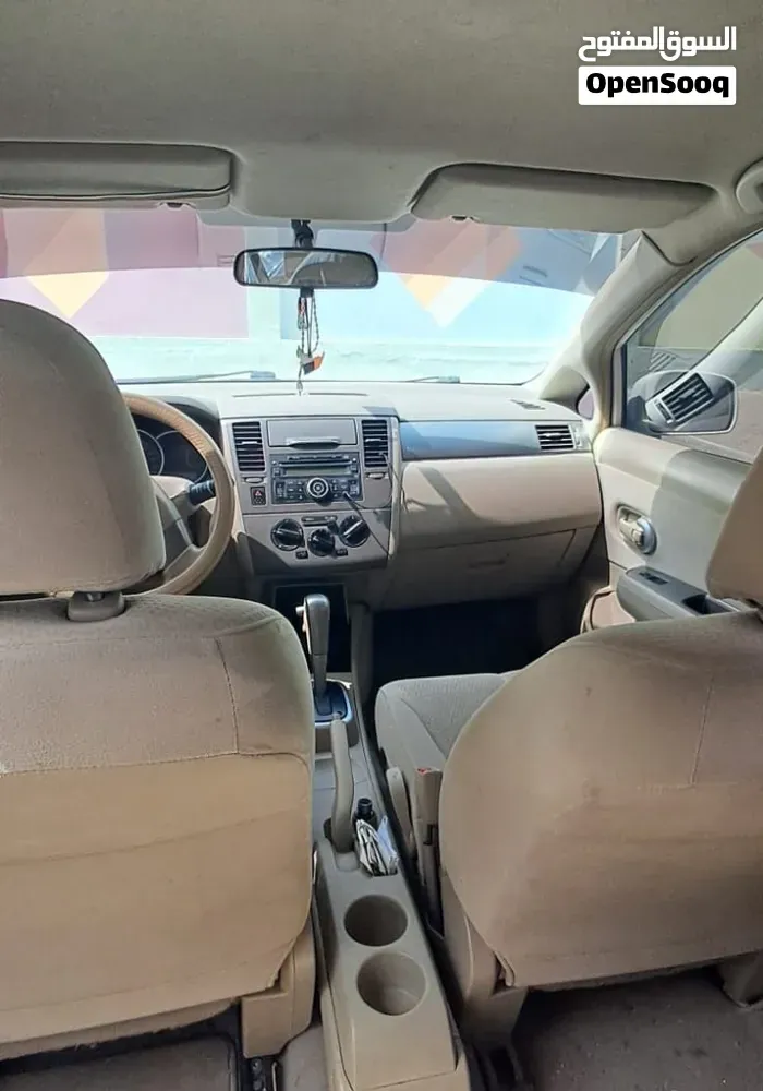 Nissan Tiida 2013 photo 4