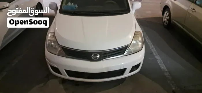 Nissan Tiida 2013 photo 2