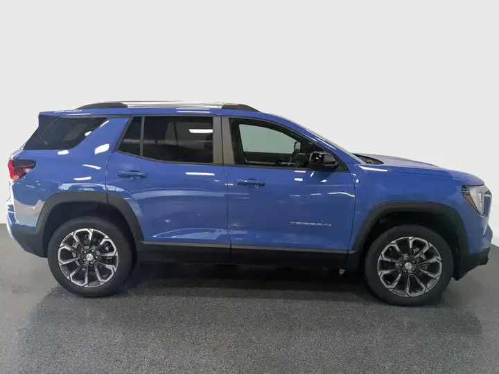 GMC Terrain 2027 photo 2