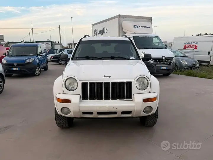 Jeep Liberty 2004 photo 2