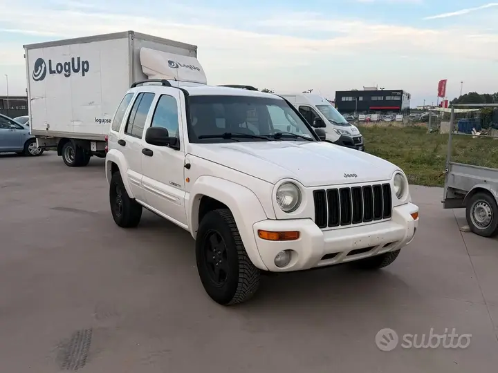 Jeep Liberty 2004 photo 3