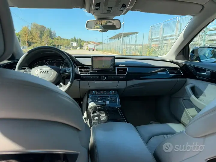 Audi A8 2013 photo 5