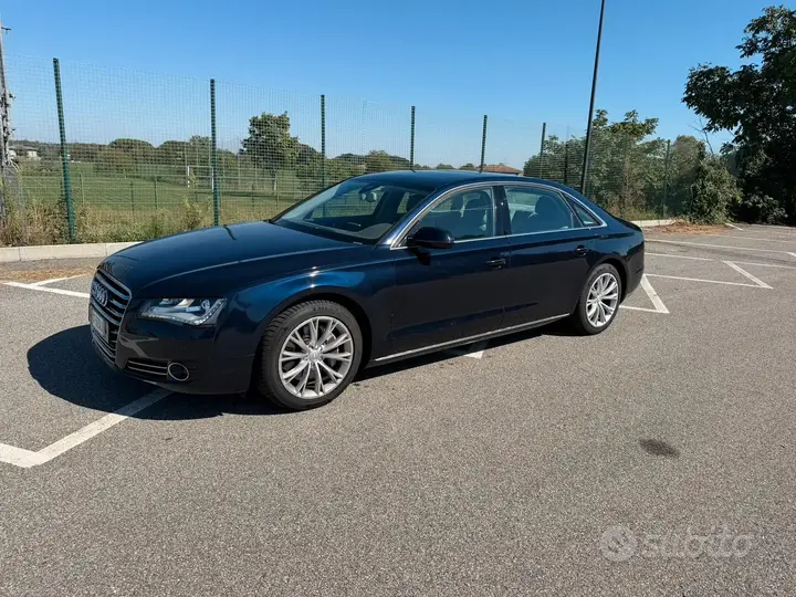 Audi A8 2013 photo 3
