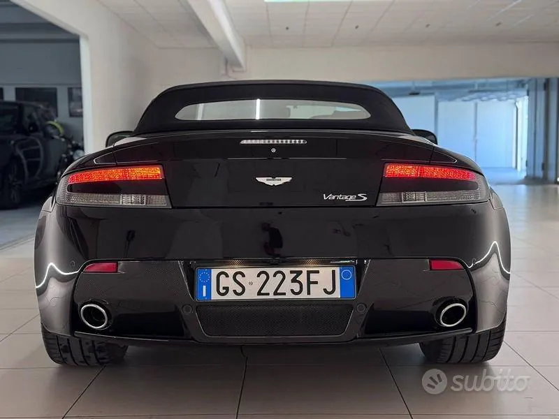 Aston Martin V8 Vantage 2015 photo 5