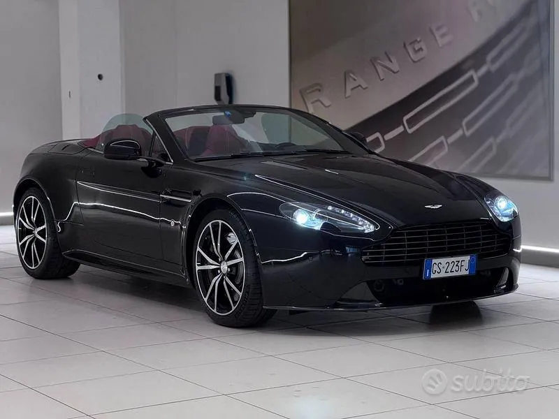 Aston Martin V8 Vantage 2015 photo 2
