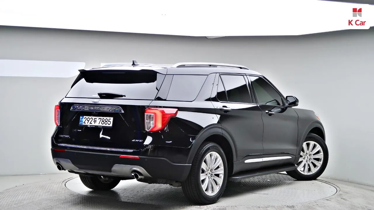 Ford Explorer 2023 photo 2
