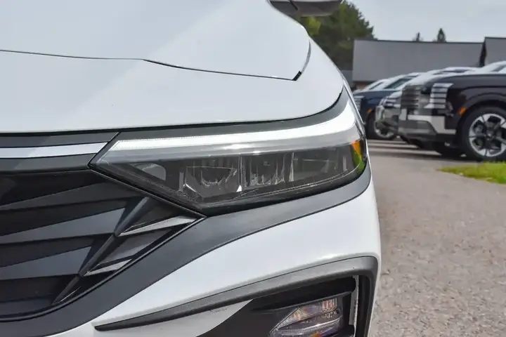 Hyundai Elantra 2026 photo 3