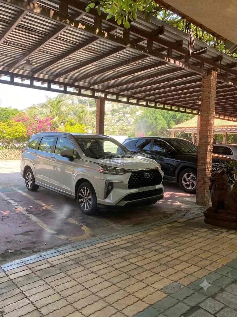 Toyota Veloz Cross