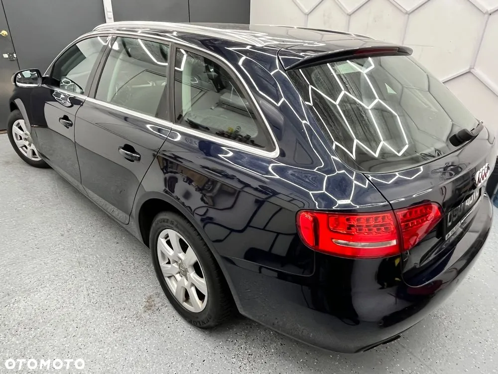 Audi A4 Avant 2011 photo 4