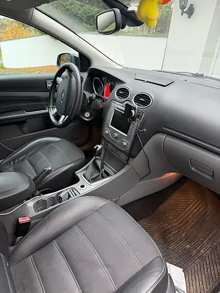Ford Focus 2009 photo 2