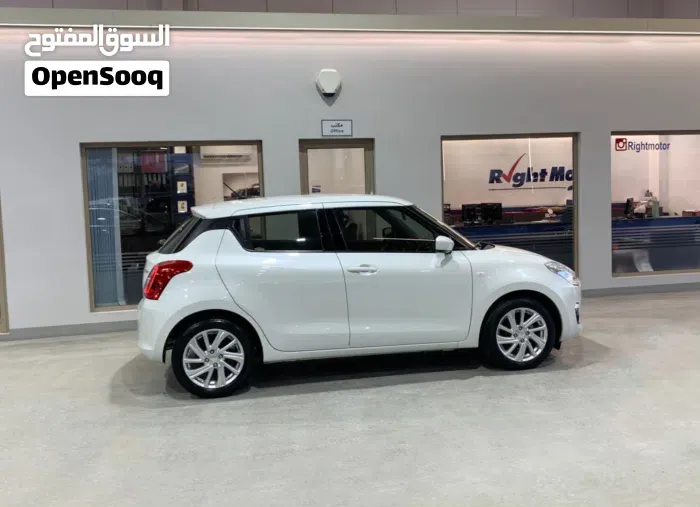 Suzuki Swift 2023 photo 2
