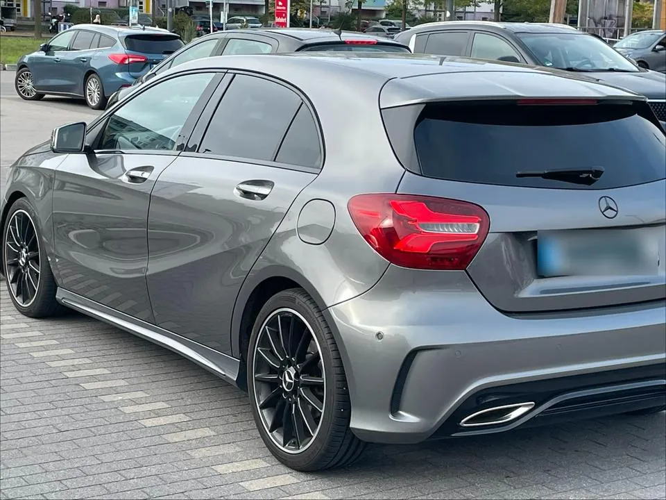 Mercedes-Benz A180