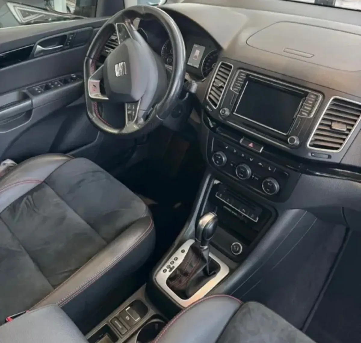 Seat Alhambra 2017 photo 2