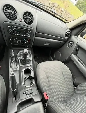 Jeep Cherokee 2004 photo 2