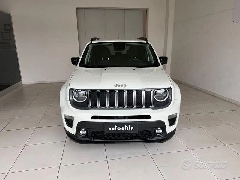 Jeep Renegade 2023 photo 2