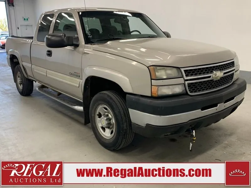 Chevrolet Silverado 2500 2005 photo 2