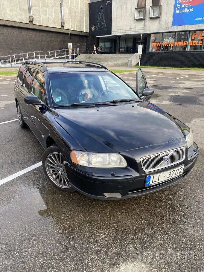 Volvo V70 2005 photo 2
