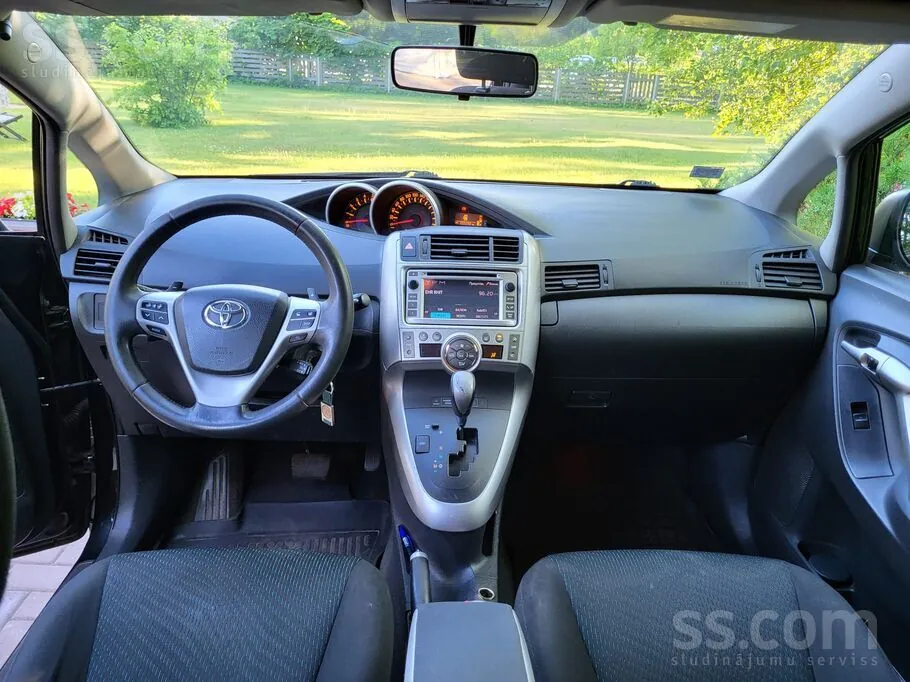Toyota Verso 2012 photo 3