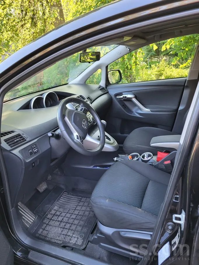 Toyota Verso 2012 photo 4