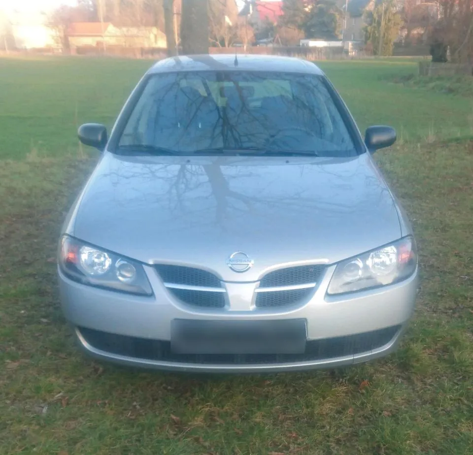 Nissan Almera