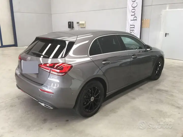 Mercedes-Benz A 200D