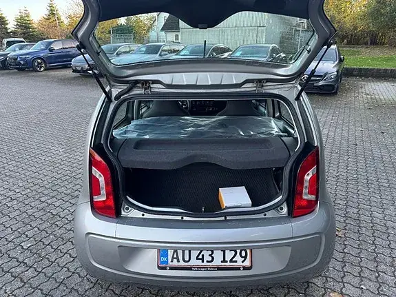 Volkswagen Up 2015 photo 5