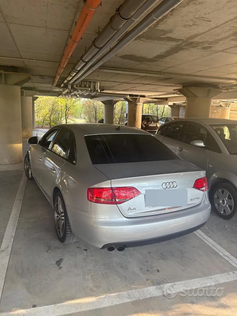 Audi A4 2009 photo 2