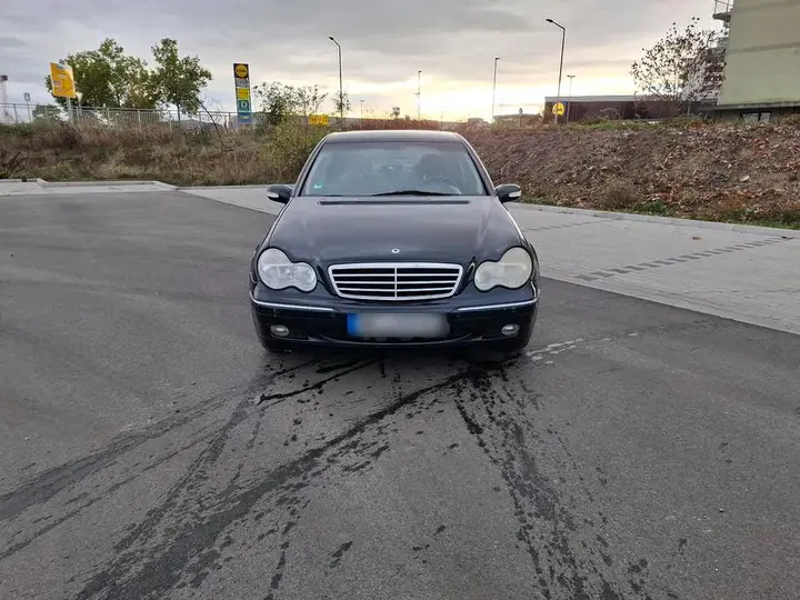 Mercedes-Benz C180