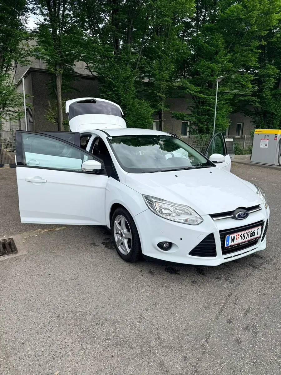 Ford Focus 2014 photo 2
