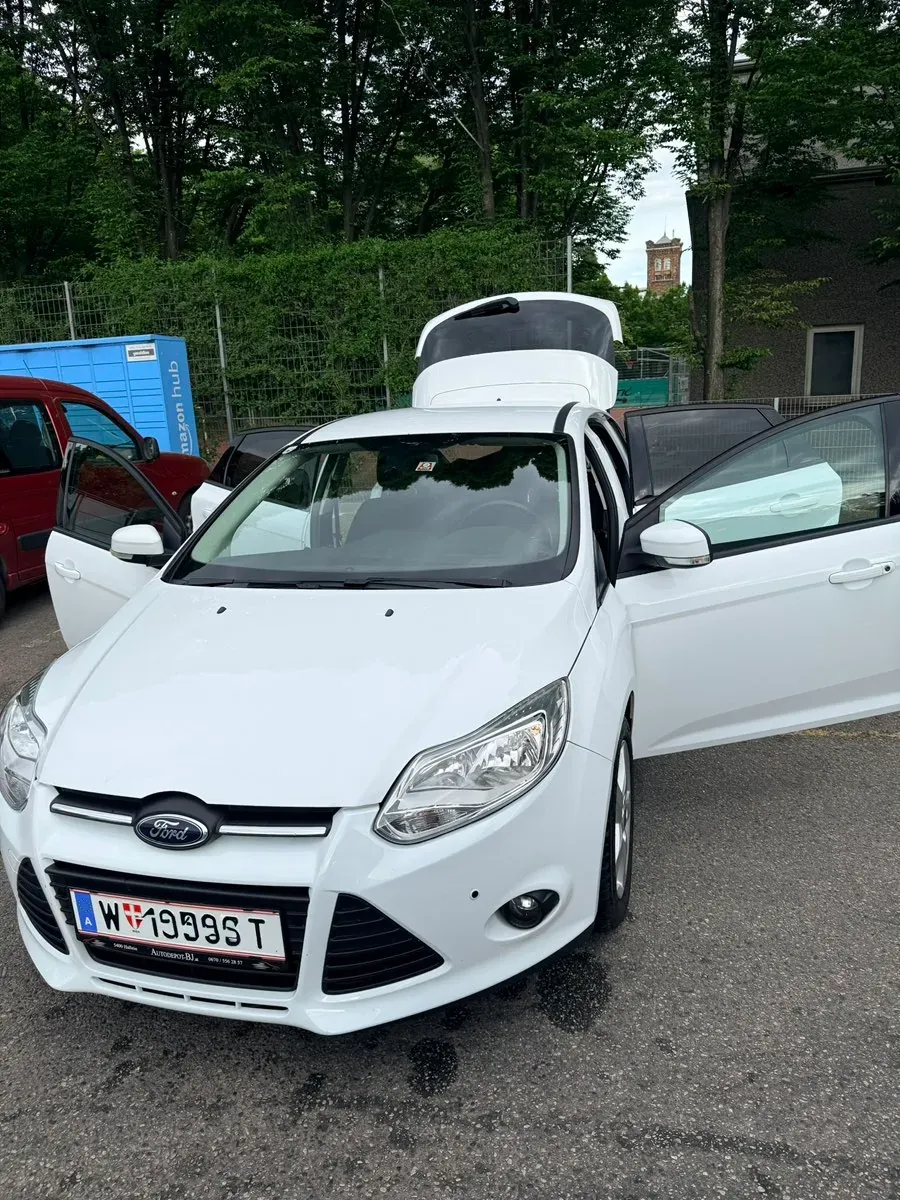 Ford Focus 2014 photo 3