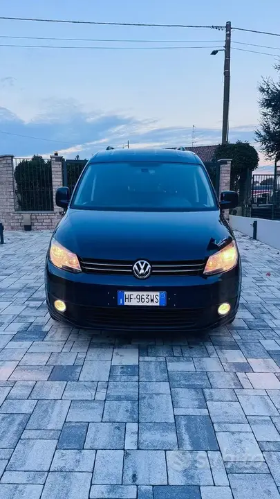 Volkswagen Caddy 2010 photo 2