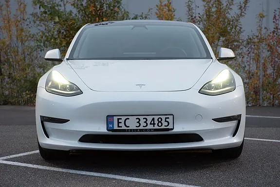 Tesla Model 3 2021 photo 2