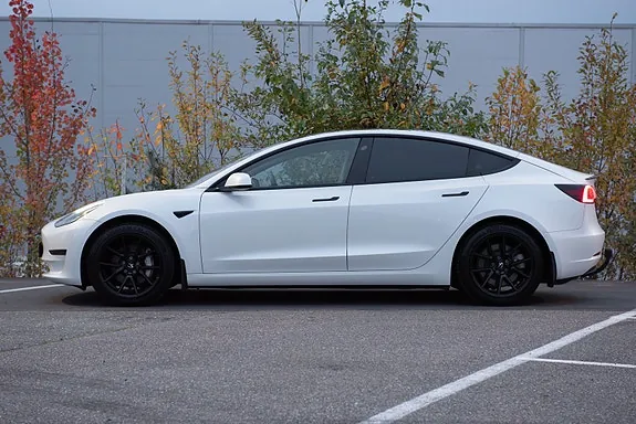 Tesla Model 3 2021 photo 3