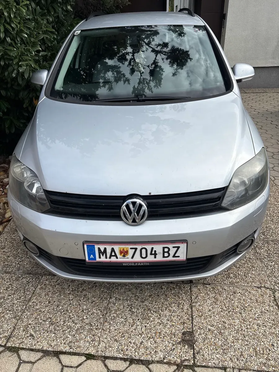 Volkswagen Golf 2010 photo 3