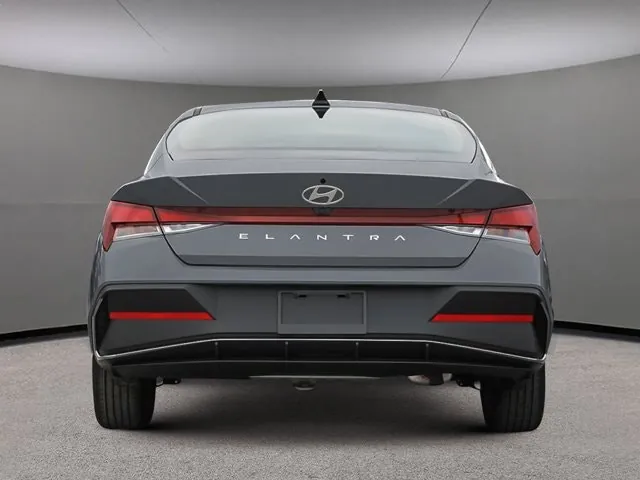 Hyundai Elantra 2026 photo 5