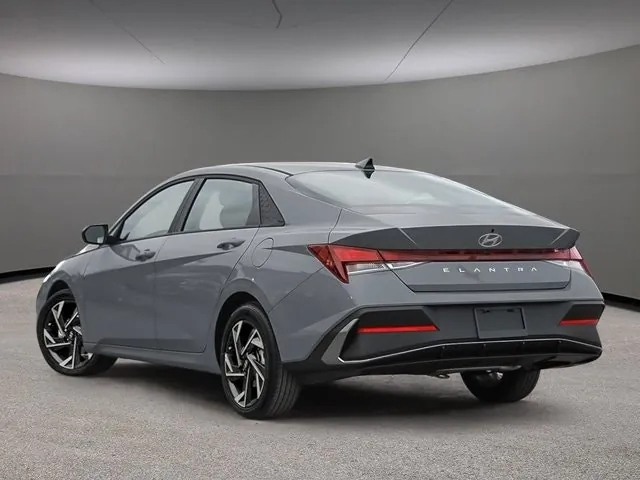 Hyundai Elantra 2026 photo 4